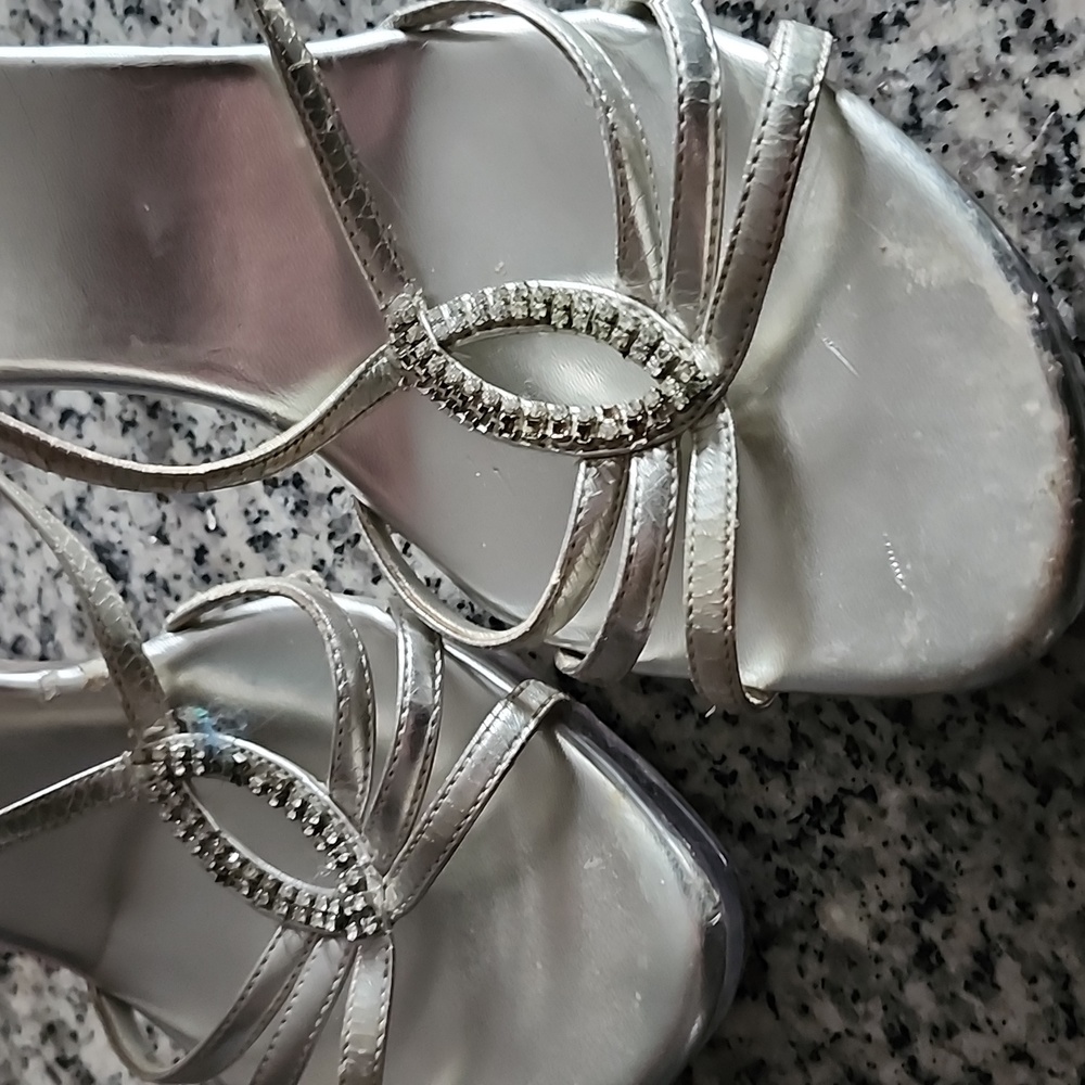 Shoes - Picture 2 of 3